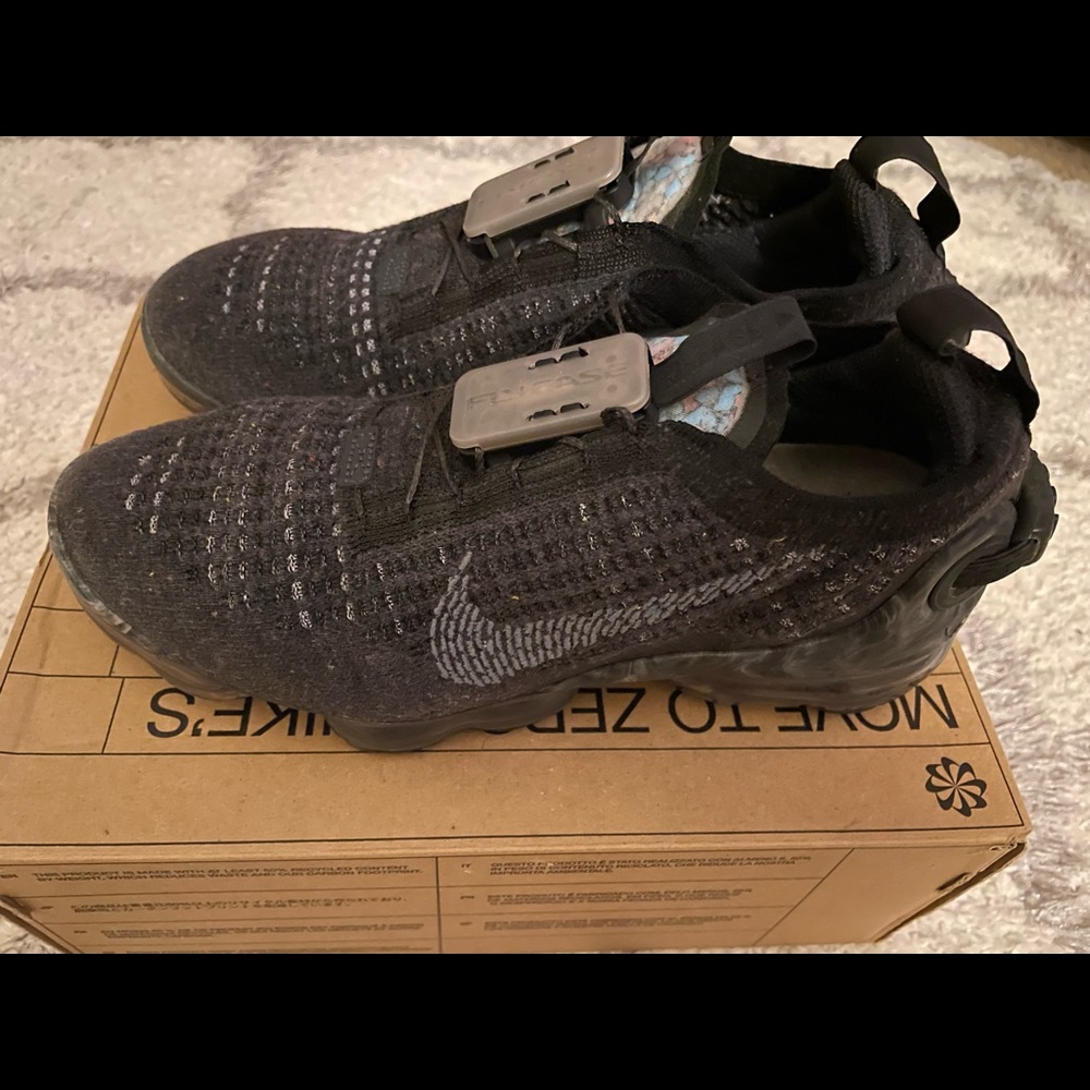 Air Vapormax 2020 FK GS Size 4.5 blk/Dark Grey in great condition